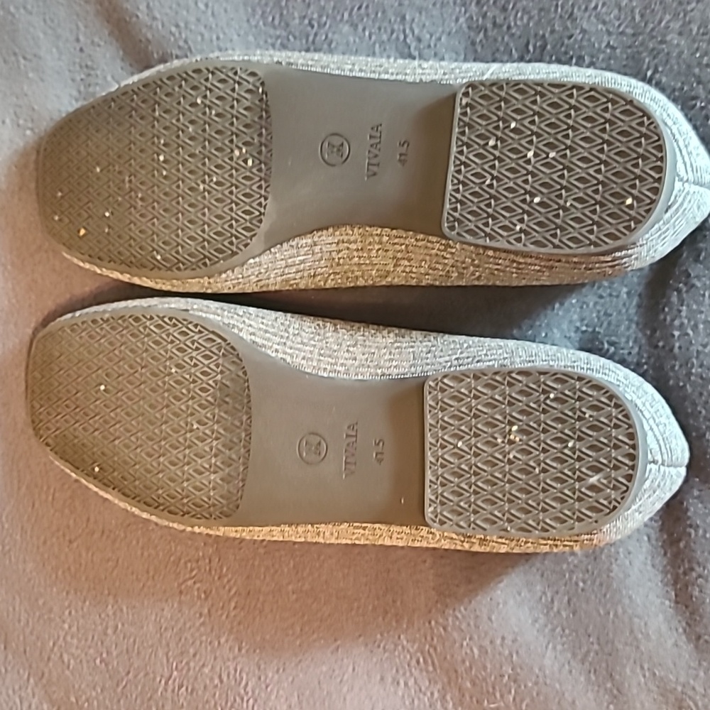 Vivaia Grey  Square-Toe V-Cut Flats (Margot 2.0) Size 41.5 - Picture 5 of 6